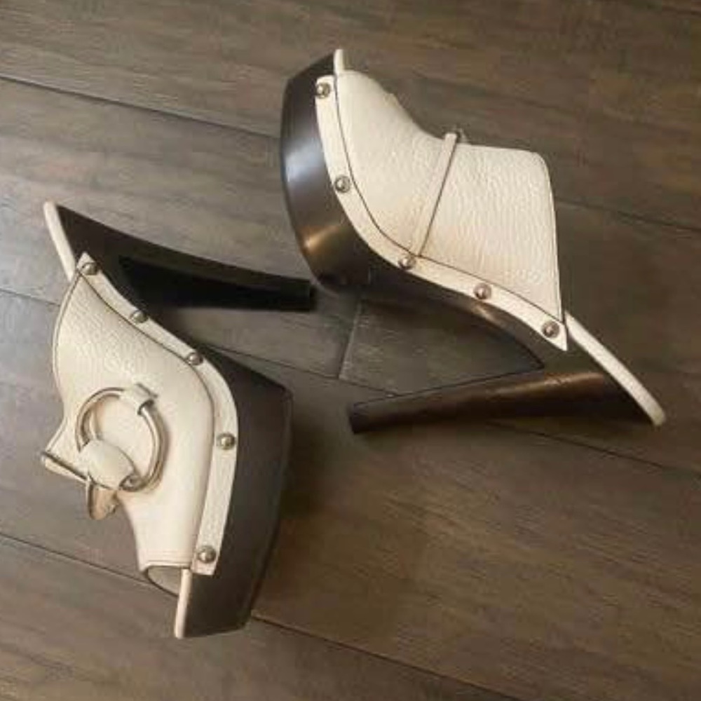 Authentic Gucci Heels - Picture 2 of 4